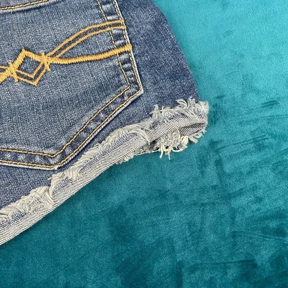 Mudd FLX Stretch 2 Button Distressed Jean Shorts - Picture 6 of 10